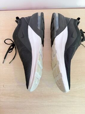 Nike Air Women’s Black & White Running Trainers